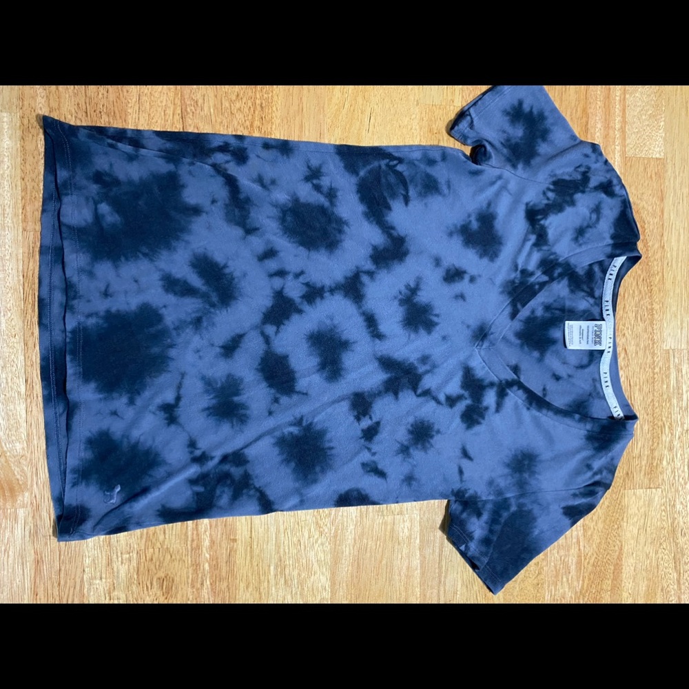 Blue tie-dye V-neck from PINK. It’s an Xsmall.